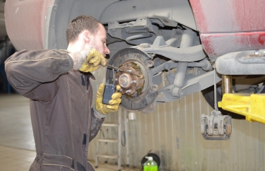 Замена задней ступицы и задних колодок Ниссан Патфайндер