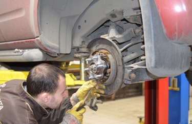 Замена задней ступицы и задних колодок Ниссан Патфайндер