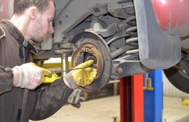 Замена задней ступицы и задних колодок Ниссан Патфайндер