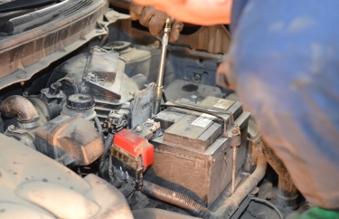 Сборка под капотом Ниссан Х-Трейл