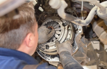 Снимаем корзину сцепления Ниссан Х-Трейл