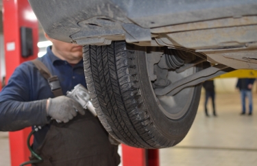 Разборка подвески для доступа к трансмиссии Ниссан Х-Трейл