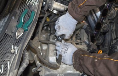 Замена свечей зажигания Ниссан Жук