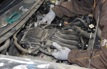 Снимаем коллектор Ниссан Жук