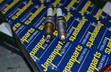 Старые и новые свечи зажигания Ниссан Тиида