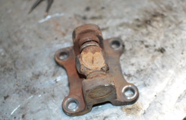 Старая крестовина Nissan Pathfinder