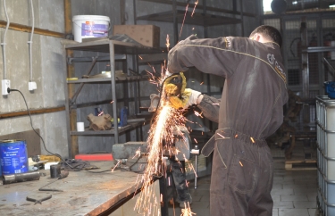 Вырезаем старую крестовину Ниссан Патфайндер