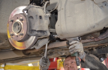 Замена рычага Ниссан Альмера