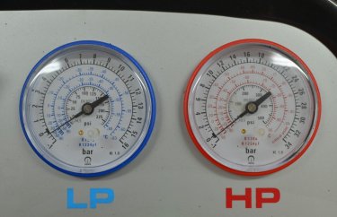 Ниссан Жук заправка кондиционера