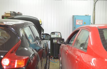 Ниссан Жук заправка кондиционера