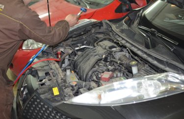 Ниссан Жук заправка кондиционера