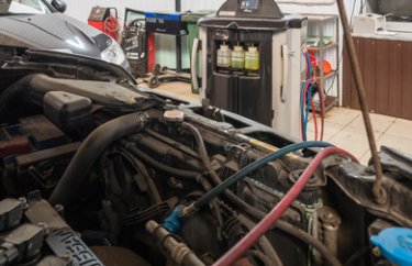 Заправка кондиционера Ниссан Х-Трейл (фото и видео)