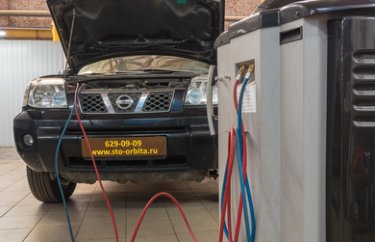 Заправка кондиционера Ниссан Х-Трейл (фото и видео)