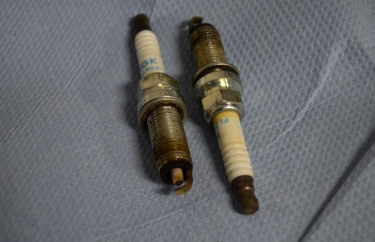 Старые свечи зажигания.